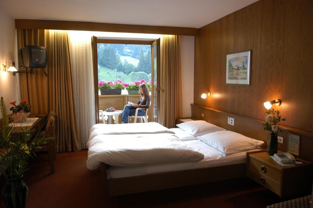 Hotel Alpenblick Sarentino Cameră foto
